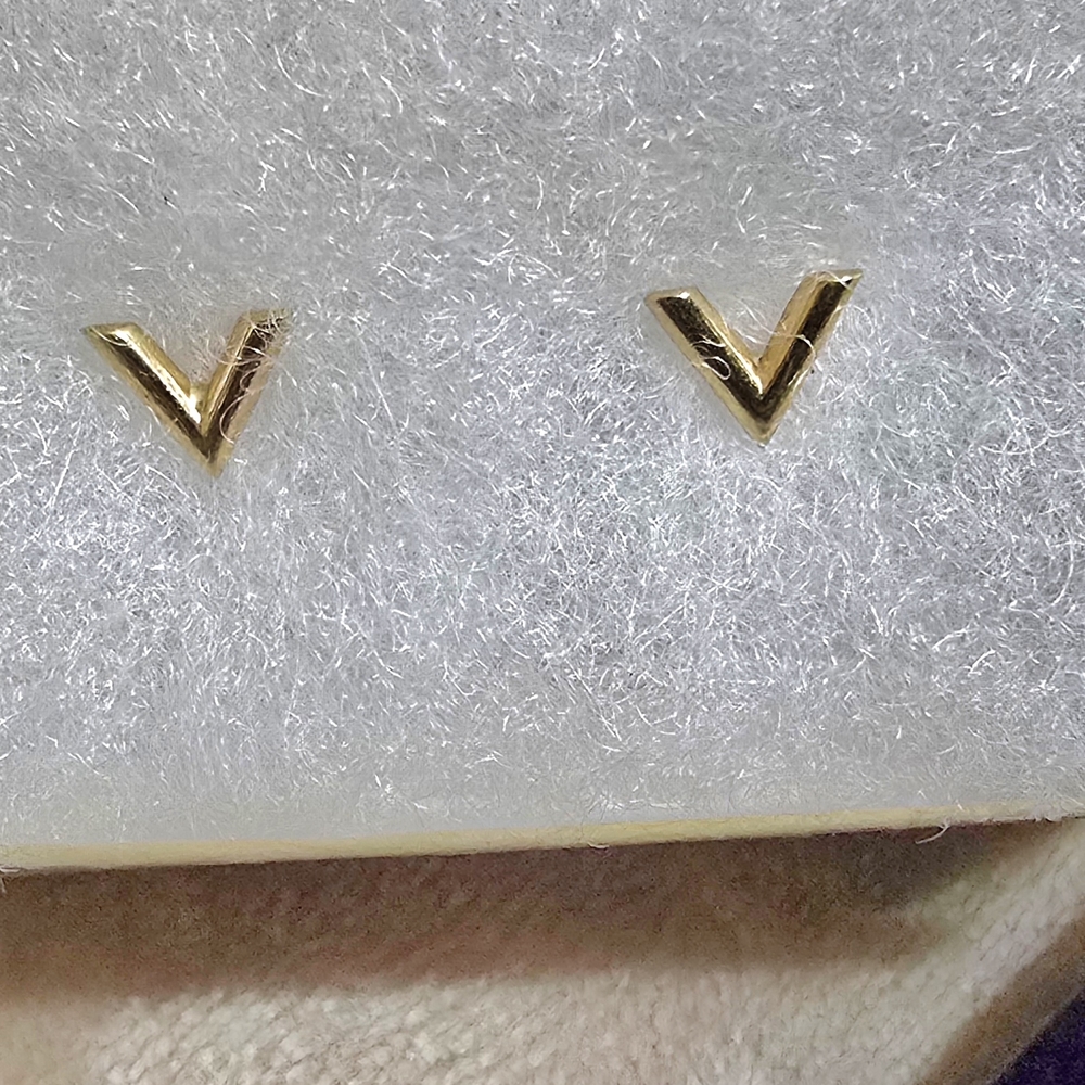 Elegant Gold Chevron Stud Earrings